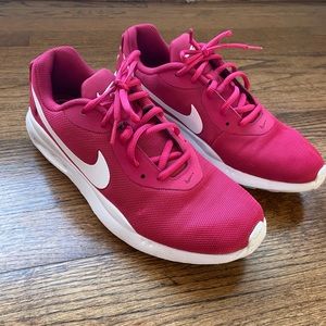 Nike air pink shoes